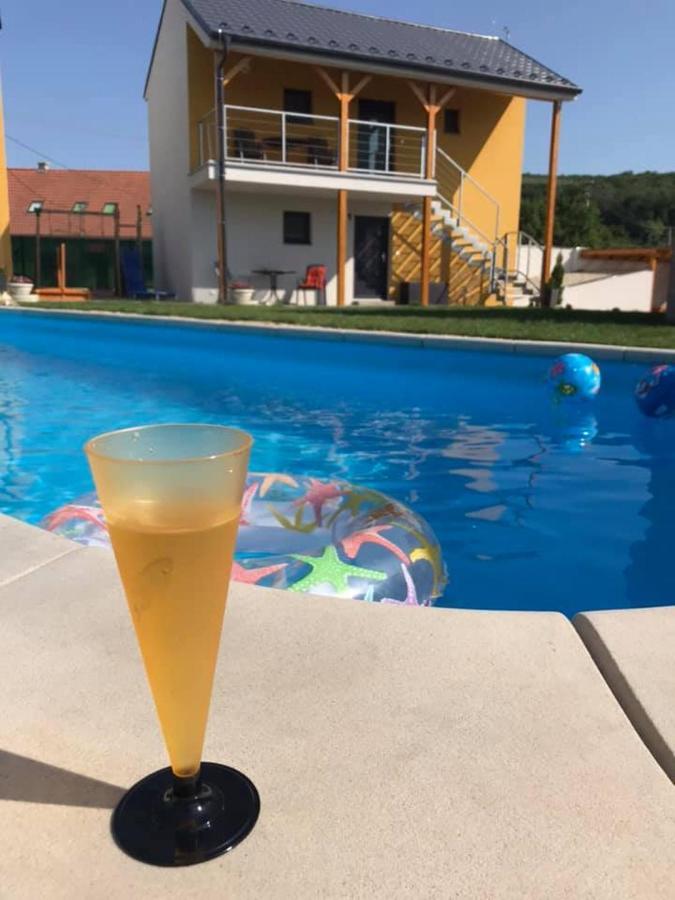 Apartmany Milovice Milovice  Екстериор снимка